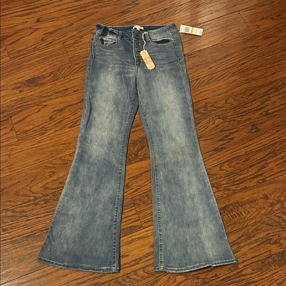 Garden Party Denim - Garden Party Women's Flared Blue Jeans. Size 7